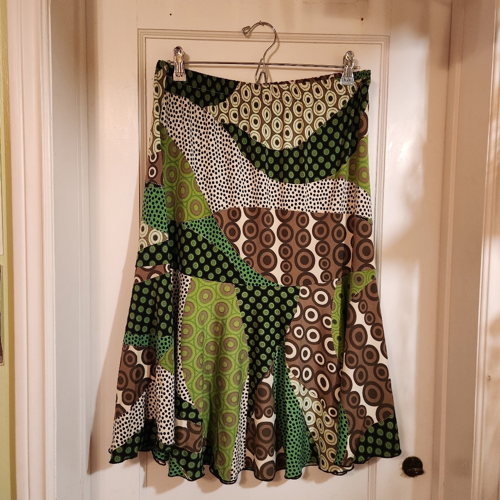 Fun & funky green and brown y2k midi skirt 🤎💚